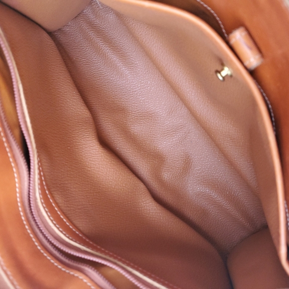 Dooney And Bourke Vintage All Weather Leather Crossbody Bag - Picture 4 of 10